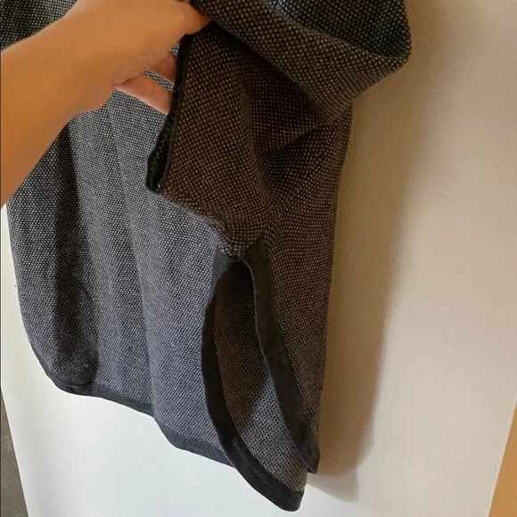 Adrienne Vittadini Merino Wool Blend Turtleneck Poncho Sweater Gray Size M/L - Picture 6 of 10